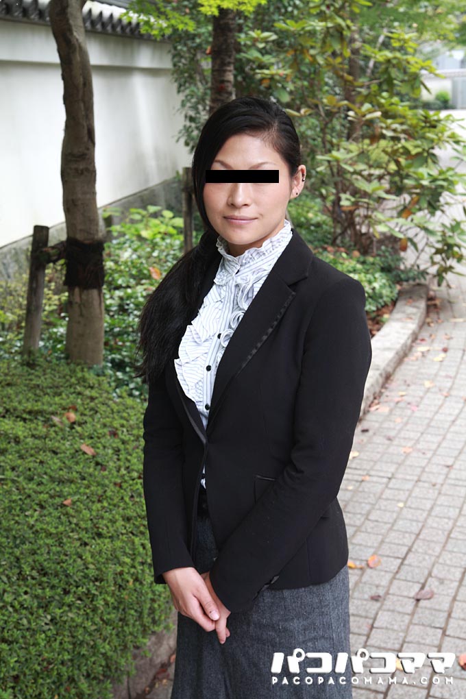  スッピン熟女 ?素顔でパイズリ?