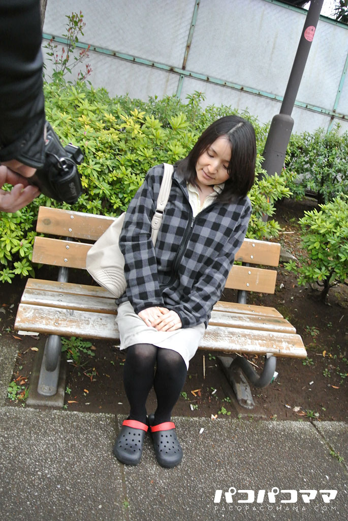  家族も知らないギラギラする私 ?垂れ具合いが最高の巨乳妻?