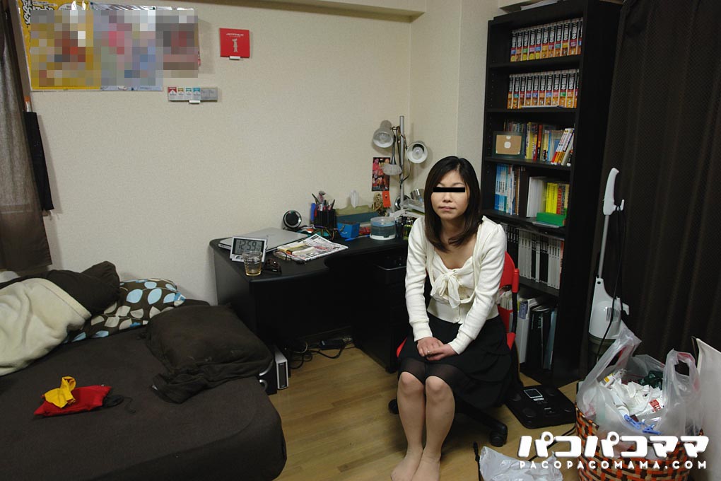  男部屋でYシャツプレイ